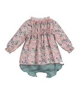 Conjunto floral rosa maquillaje
