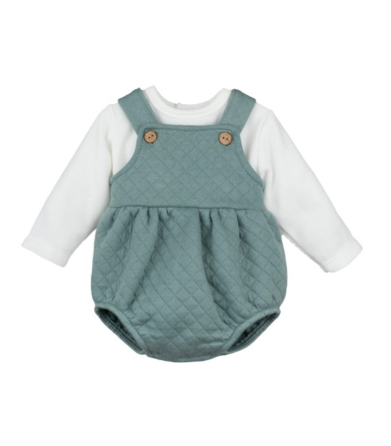 Peto de relieve con camiseta