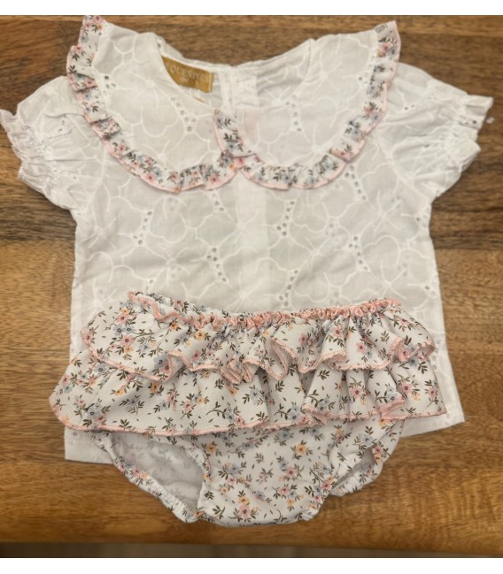 conjunto camisa perforada flor maquillaje