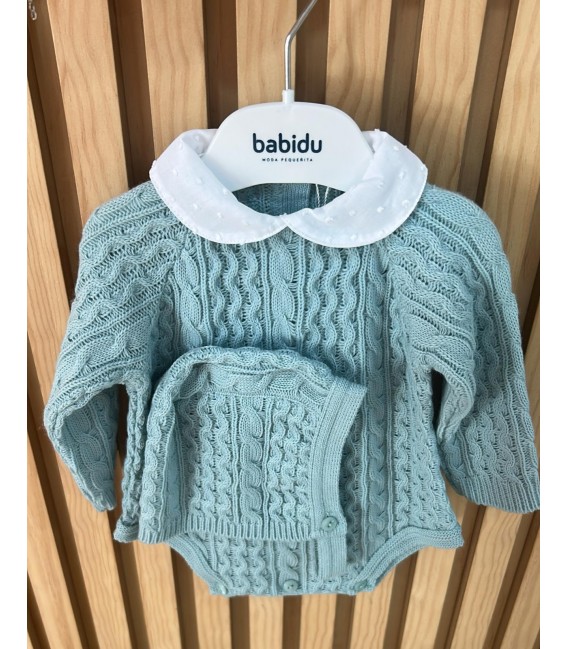 Bombacho de lana cuello bebe con gorro