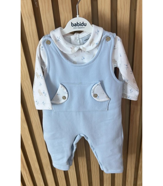Peto con camiseta celeste